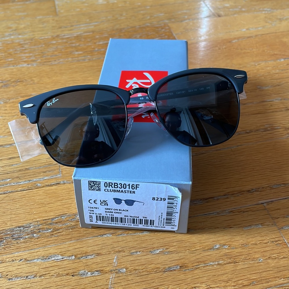 NWT, Ray-Ban, Clubmaster Classic, Polished Gray on Black Frame, Dark Gray Lenses